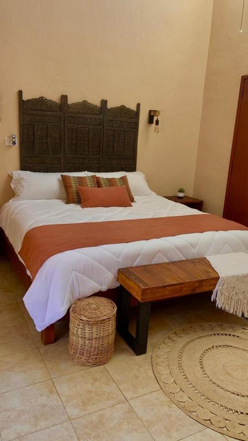 Beachfront Apartment With Swimming Pool. One Bedroom Celestun Exterior foto